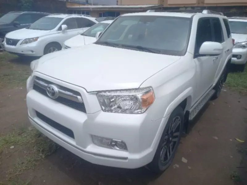 Toyota 4-Runner   - 2011