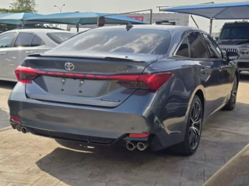 Toyota Avalon   - 2022