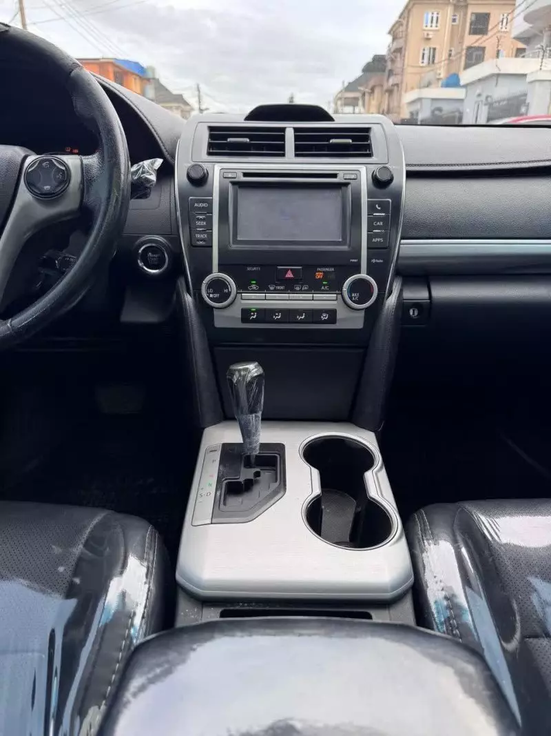Toyota Camry   - 2012