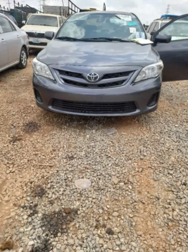 Toyota Corolla   - 2012