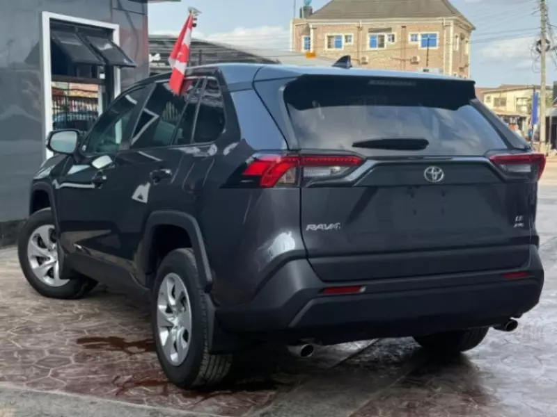 Toyota RAV 4   - 2022