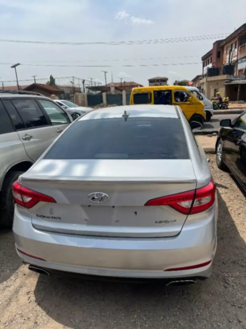 Hyundai Sonata   - 2017