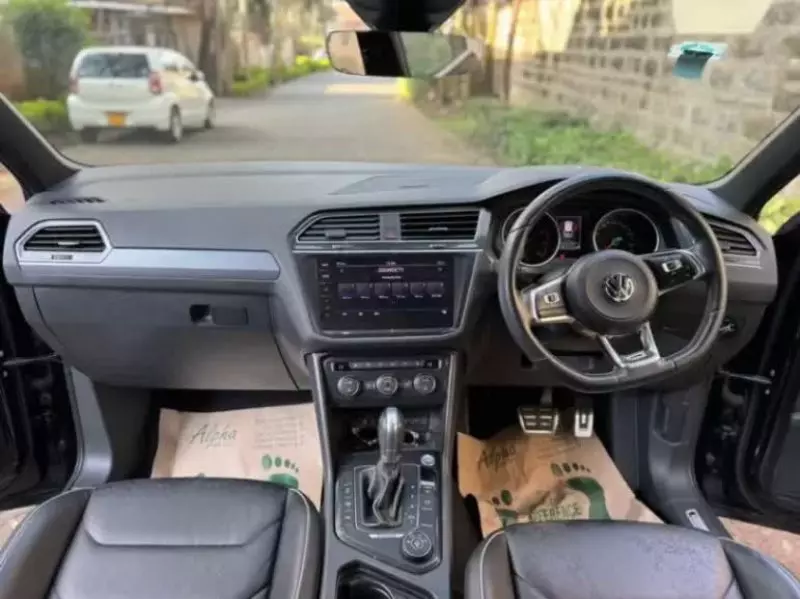 Volkswagen Tiguan   - 2019