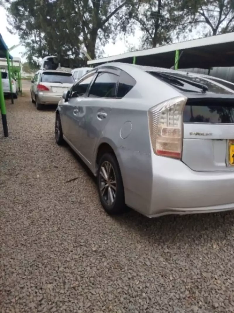 Toyota Prius   - 2012