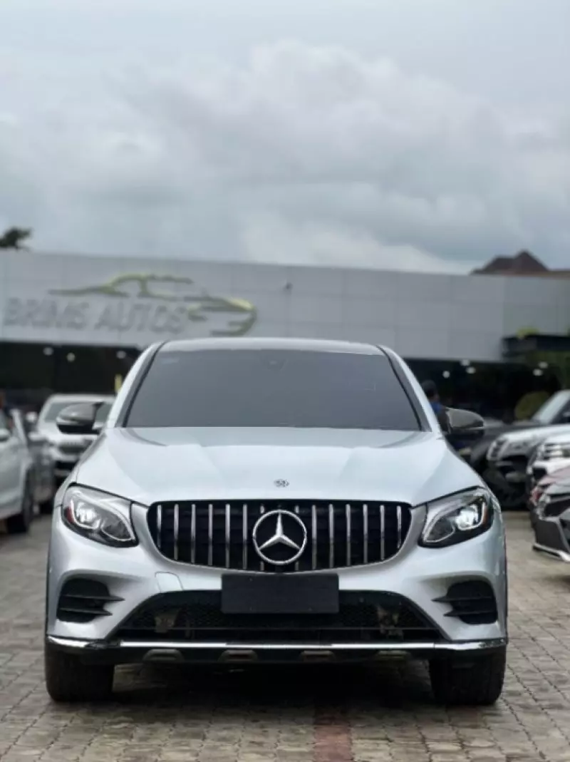 Mercedes-Benz GLC 300   - 2019