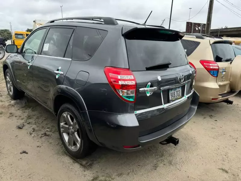 Toyota RAV 4   - 2011