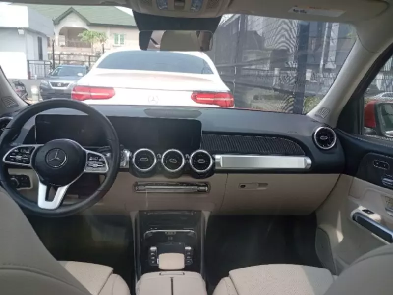 Mercedes-Benz GLB 250   - 2021