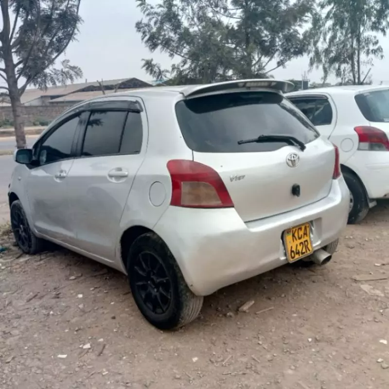 Toyota Vitz   - 2009