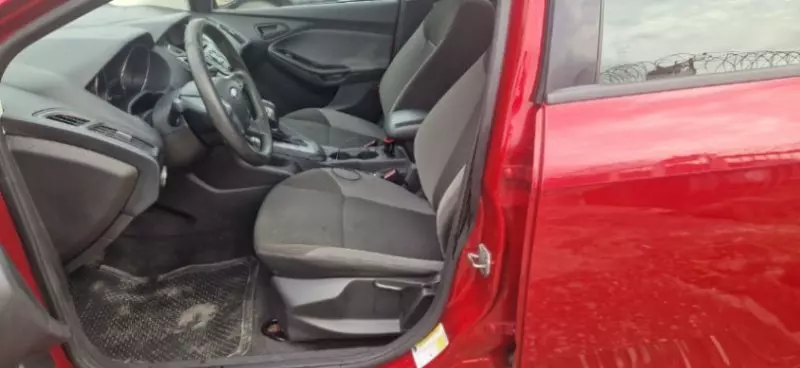 Ford Focus   - 2012
