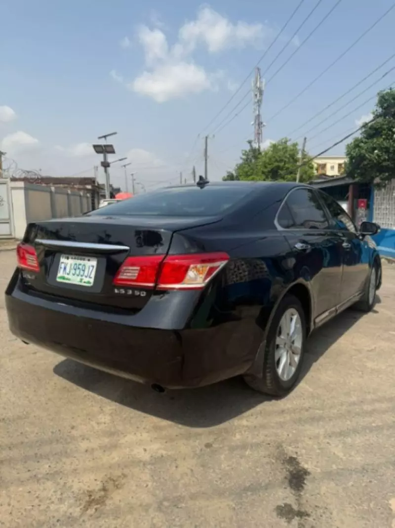 Lexus ES 350   - 2011