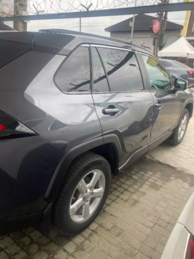 Toyota RAV 4   - 2021