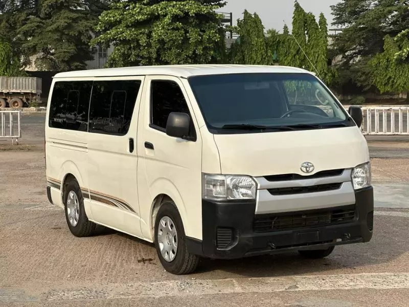 Toyota Hiace   - 2013