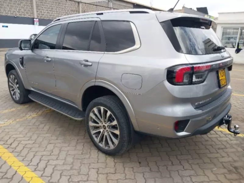 Ford Everest   - 2023