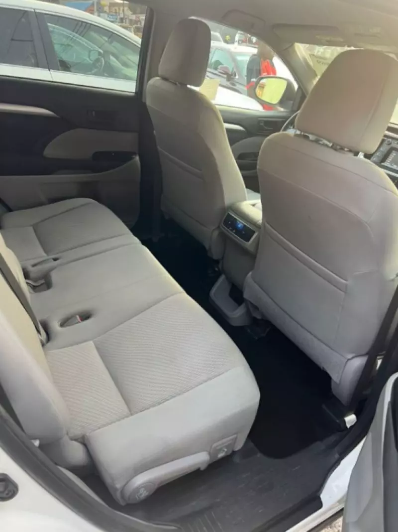 Toyota Highlander   - 2017
