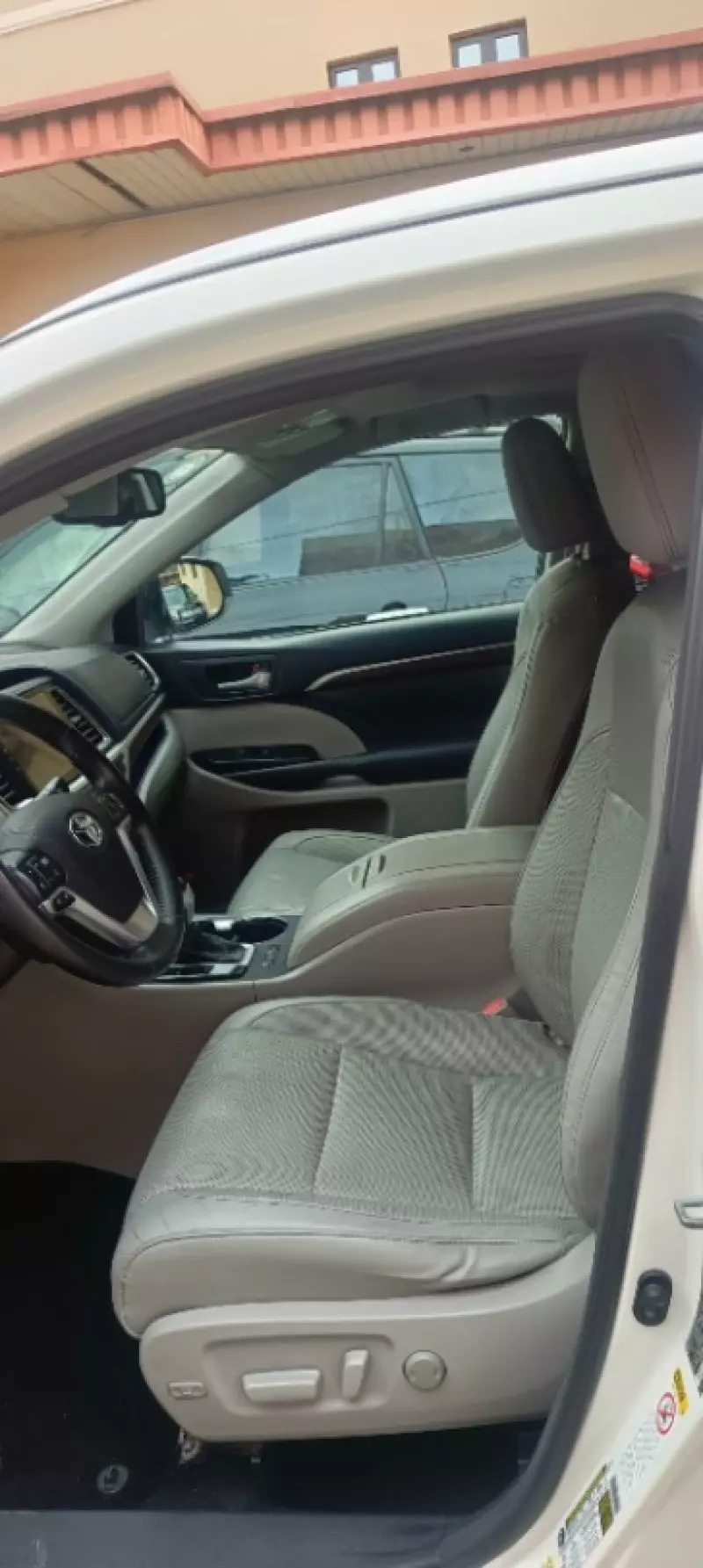 Toyota Highlander   - 2015