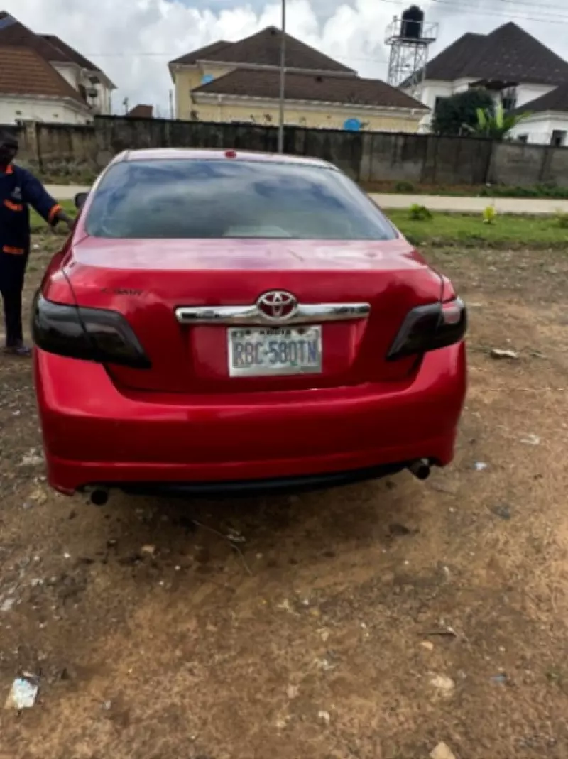 Toyota Camry   - 2009