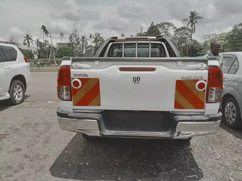 Toyota Hilux   - 2016