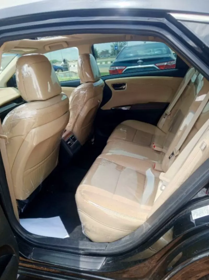 Toyota Avalon   - 2014