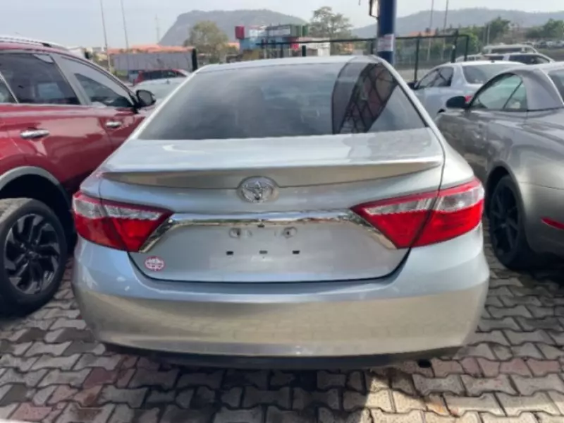 Toyota Camry   - 2016