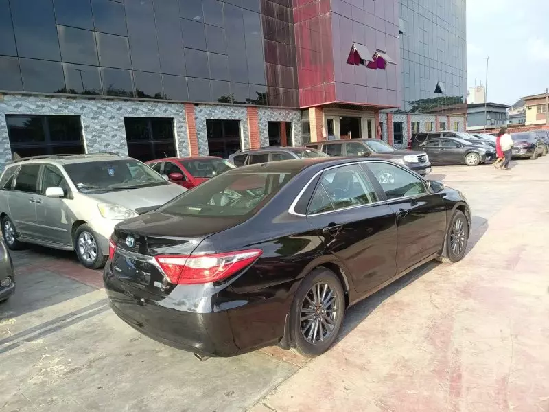 Toyota Camry   - 2017