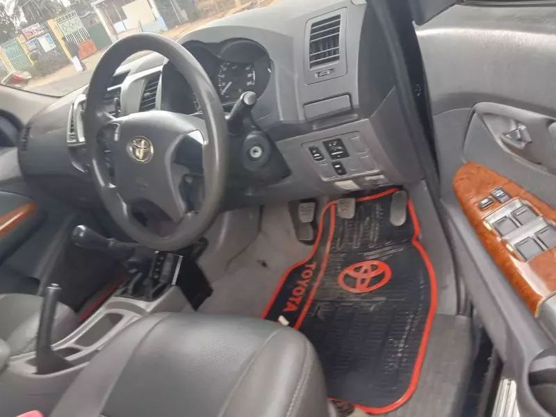 Toyota Hilux vigo    - 2013