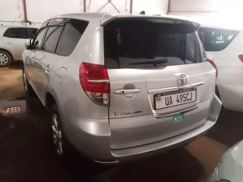 Toyota Vanguard    - 2010