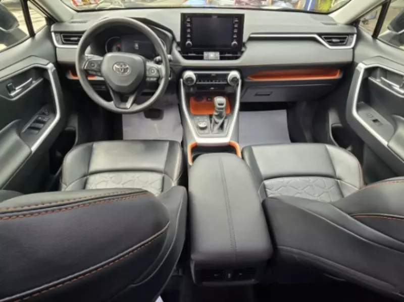 Toyota RAV 4   - 2019