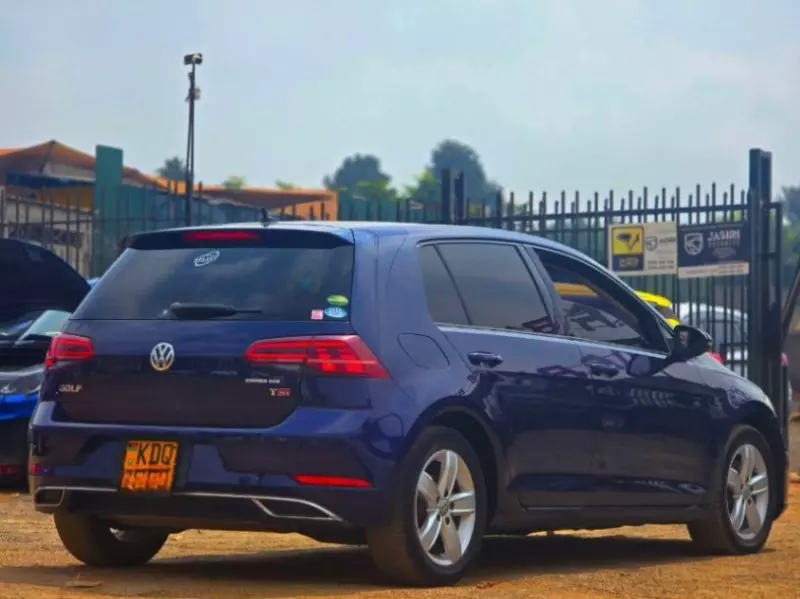 Volkswagen Golf   - 2018