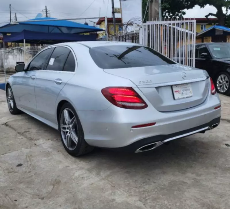 Mercedes-Benz E 300   - 2017