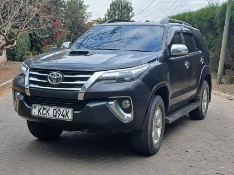 Toyota Fortuner   - 2016