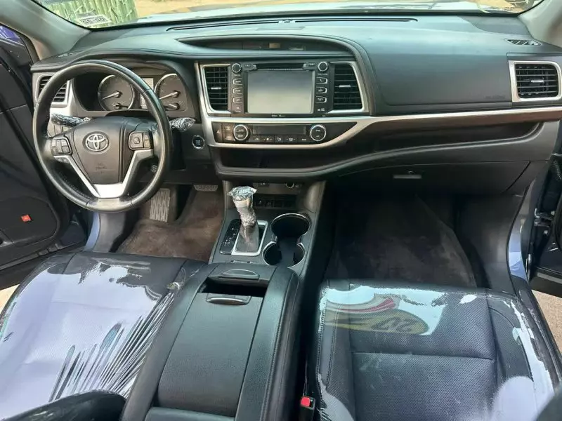 Toyota Highlander   - 2014