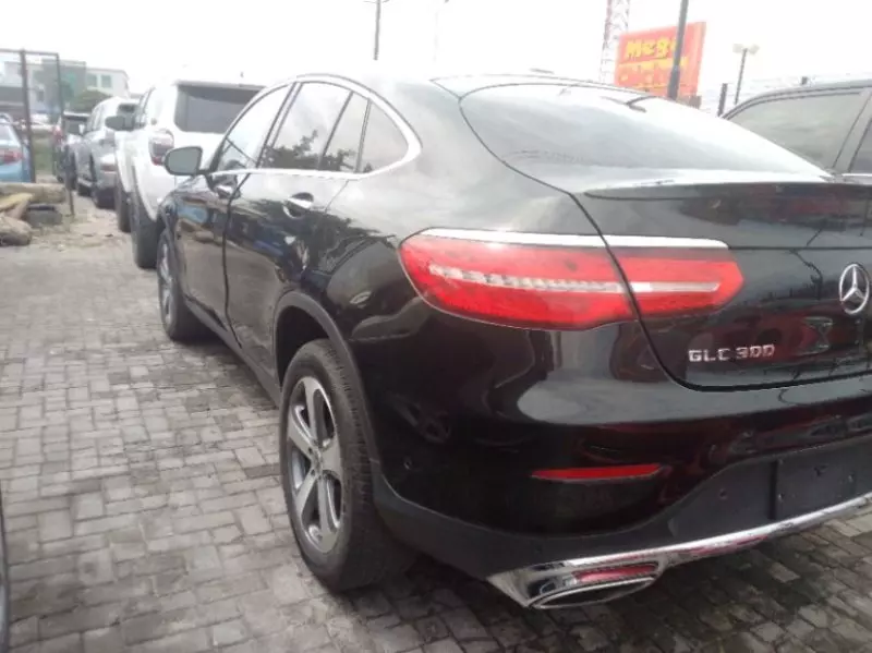Mercedes-Benz GLC 300   - 2019