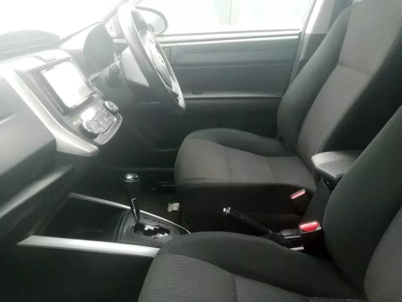 Toyota Fielder hybrid    - 2016