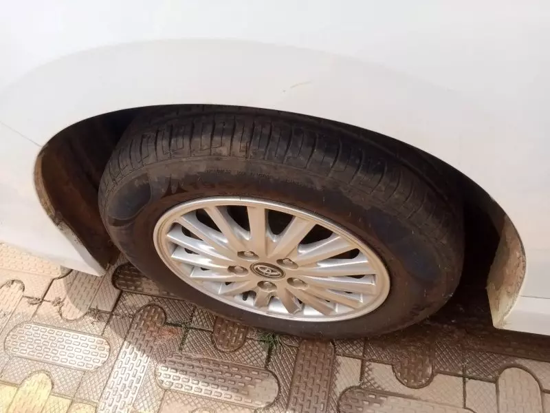 Toyota Noah Hybrid   - 2016