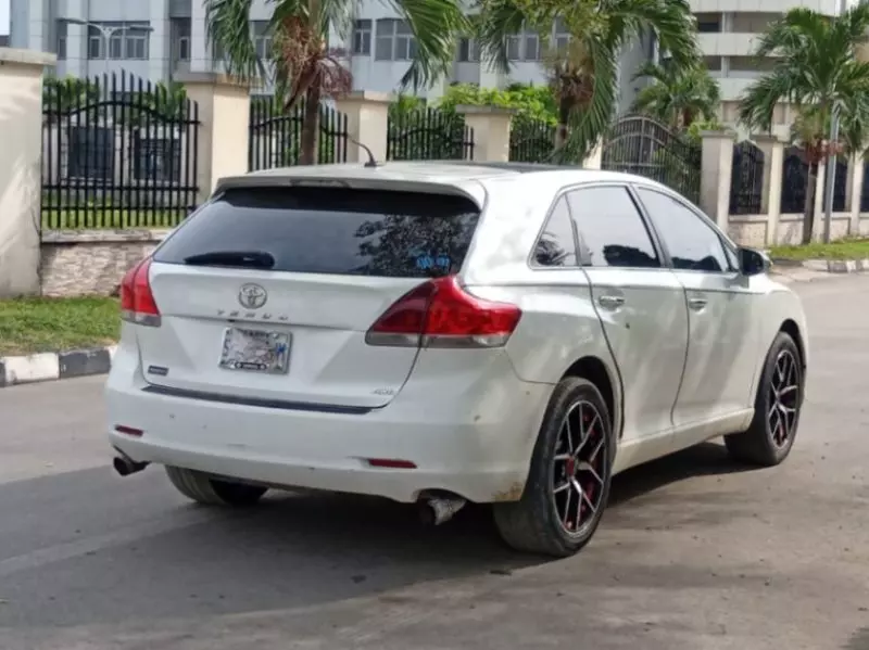 Toyota Venza   - 2011