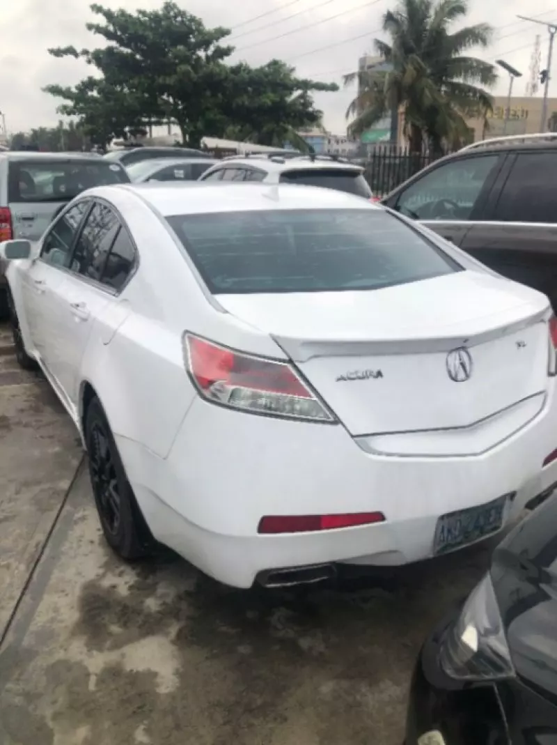 Acura TL   - 2010