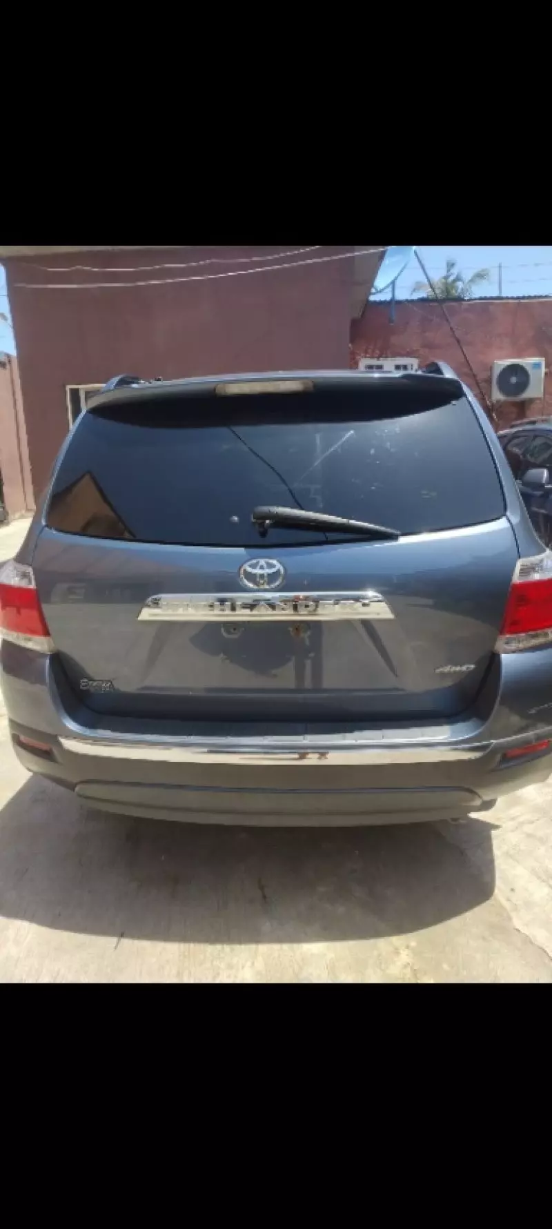 Toyota Highlander   - 2012
