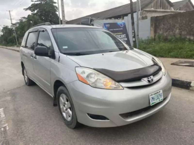 Toyota Sienna   - 2008