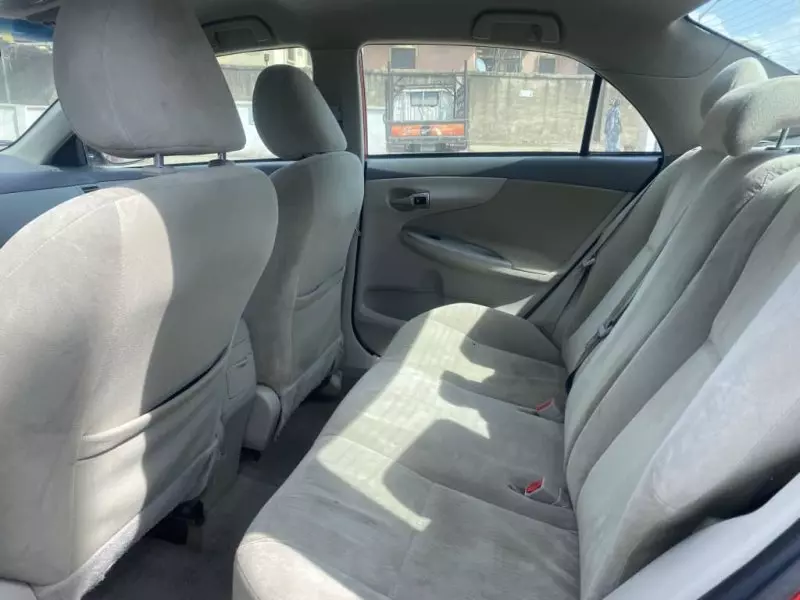 Toyota Corolla   - 2010