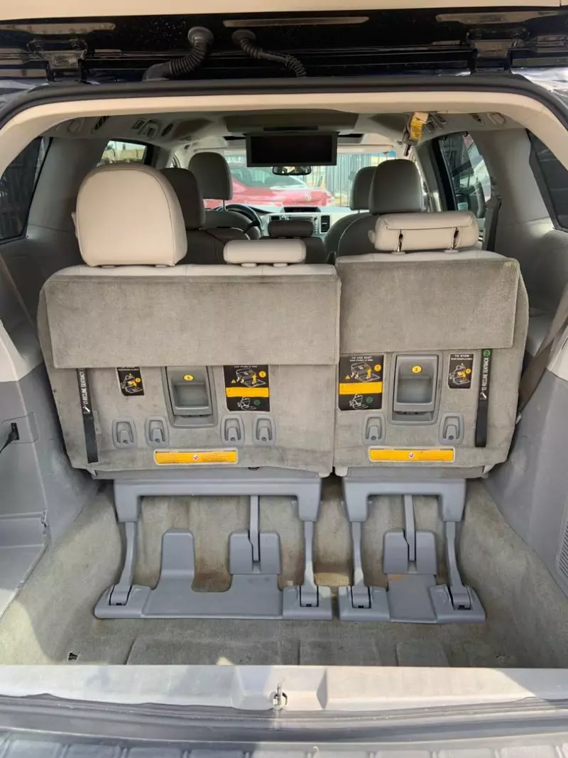 Toyota Sienna   - 2012