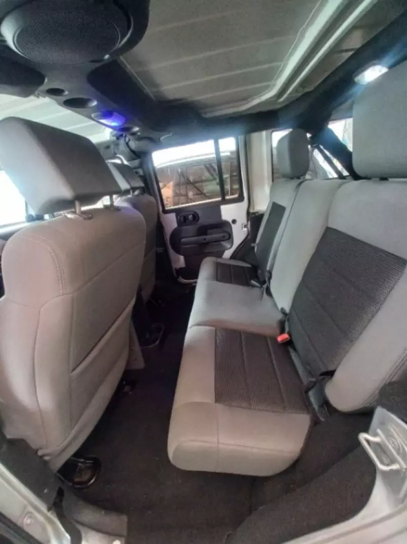 JEEP Wrangler Sahara   - 2010