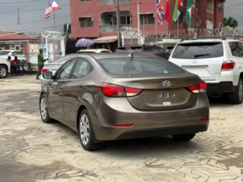 Hyundai Elantra   - 2015
