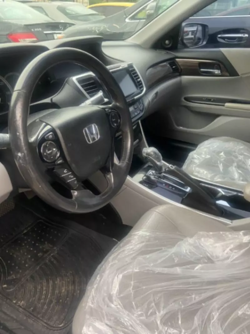 Honda Accord   - 2016