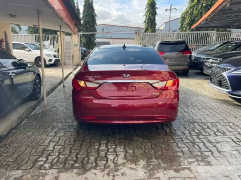 Hyundai Sonata   - 2015