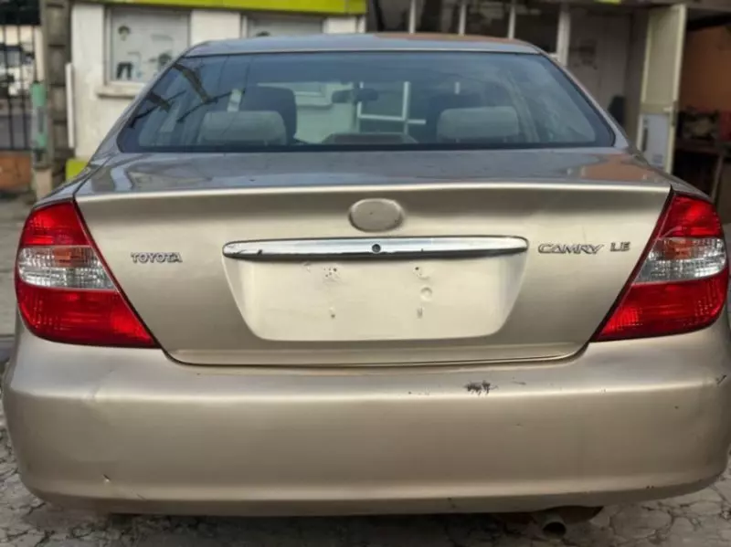Toyota Camry   - 2004
