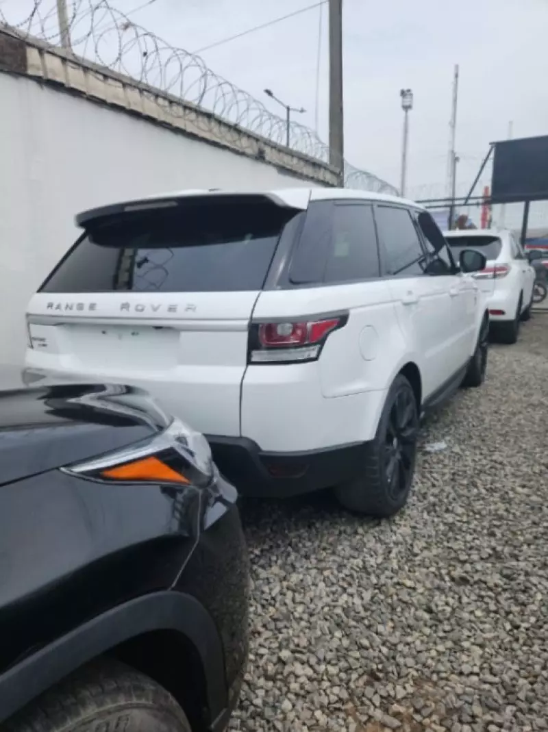 Land Rover Range Rover Sport   - 2014