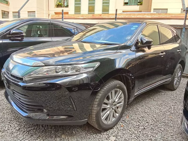 Toyota Harrier   - 2018