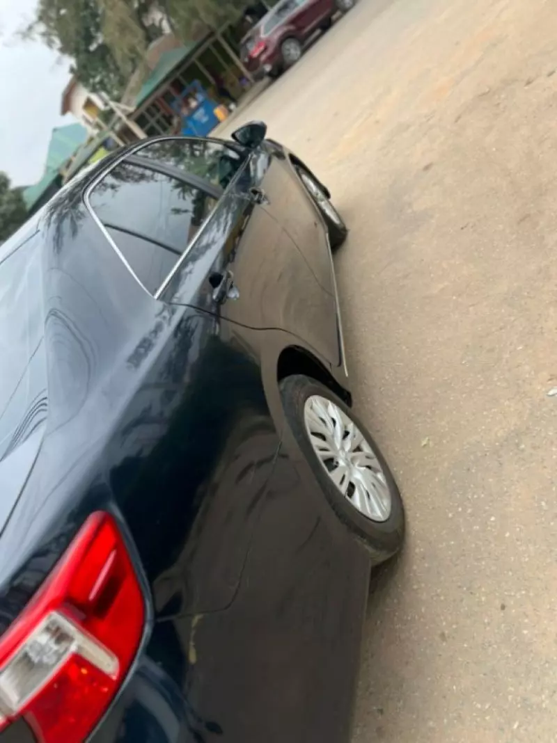 Toyota Camry   - 2012