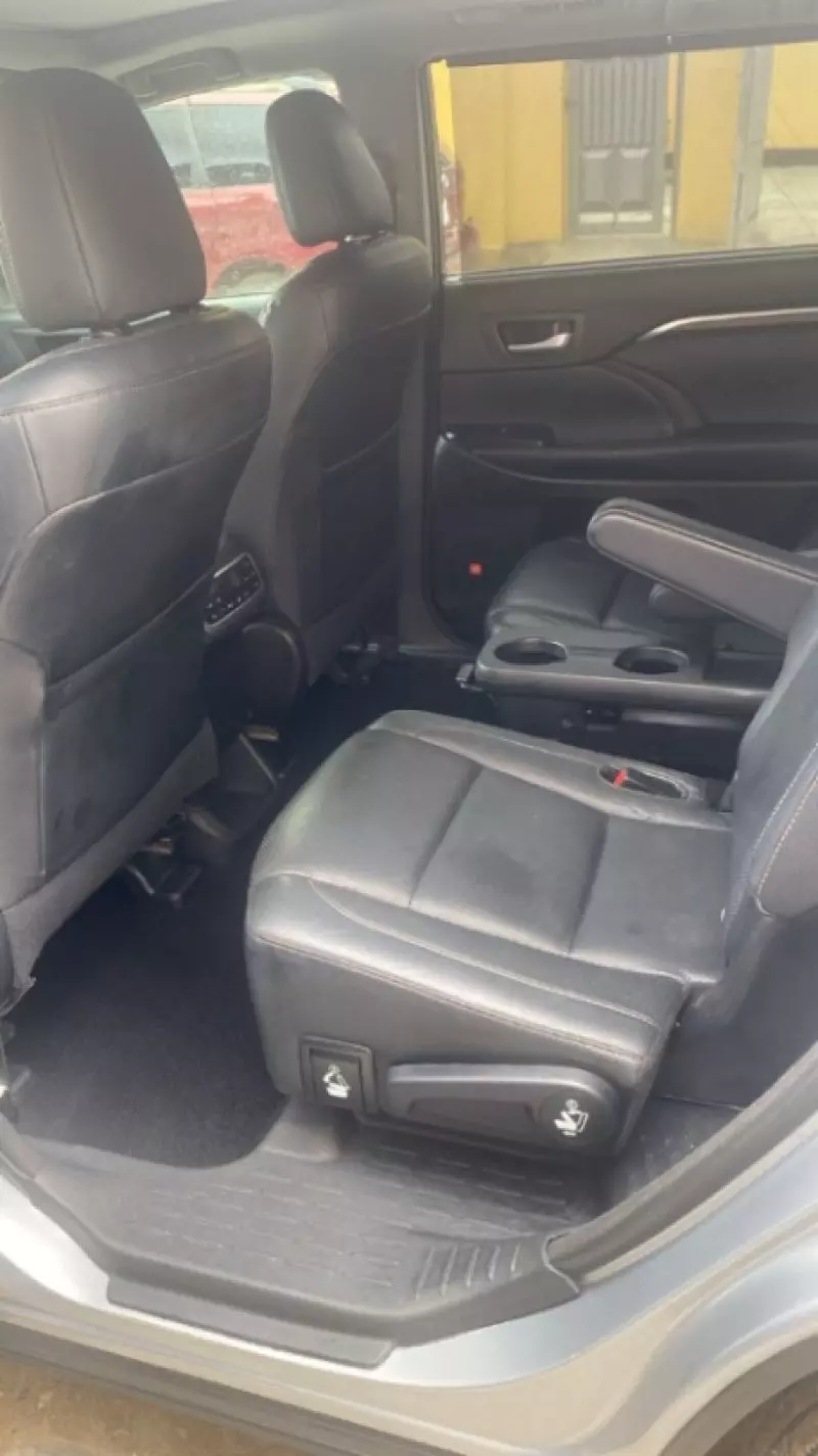 Toyota Highlander   - 2015