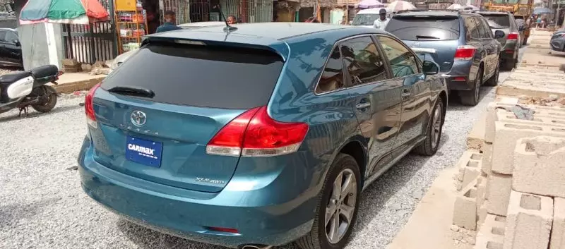 Toyota Venza   - 2012